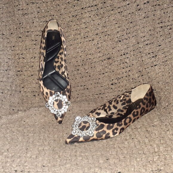 ZARA-RHINESTONE EMBELLISHED ANIMAL PRINT BALLET POINTED FLAT-Sz 39/8.5-Excellent - Picture 1 of 8